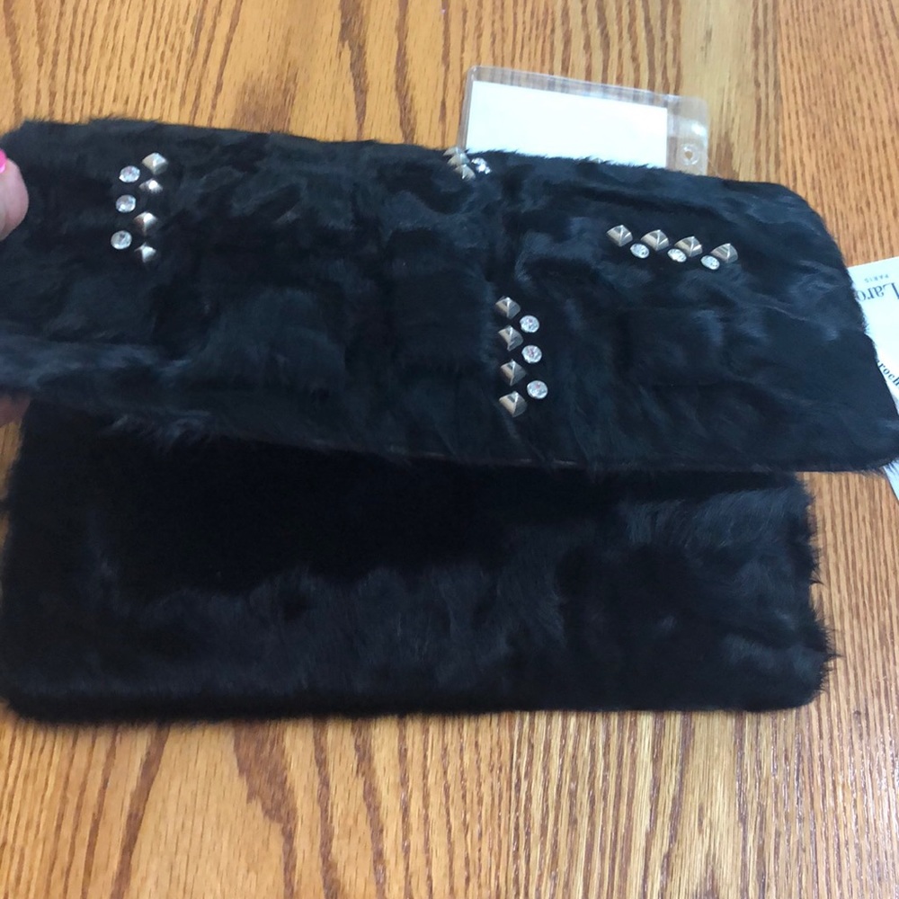 🆕 NEW Authentic Guy Laroche silky Lamb Clutch